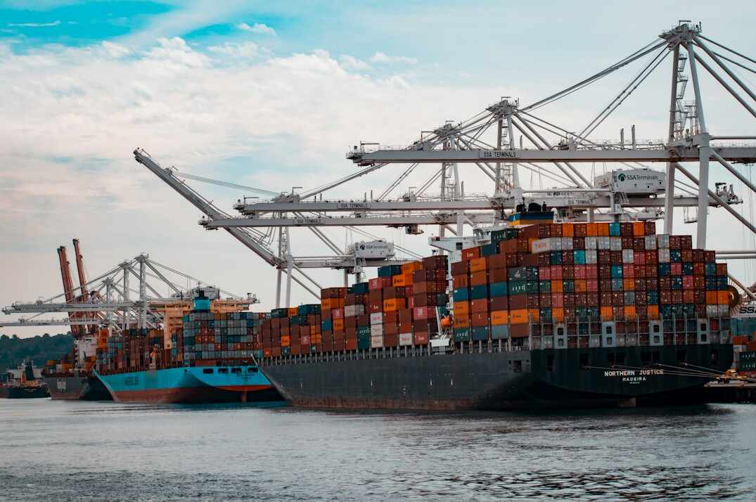 shipping port logistics